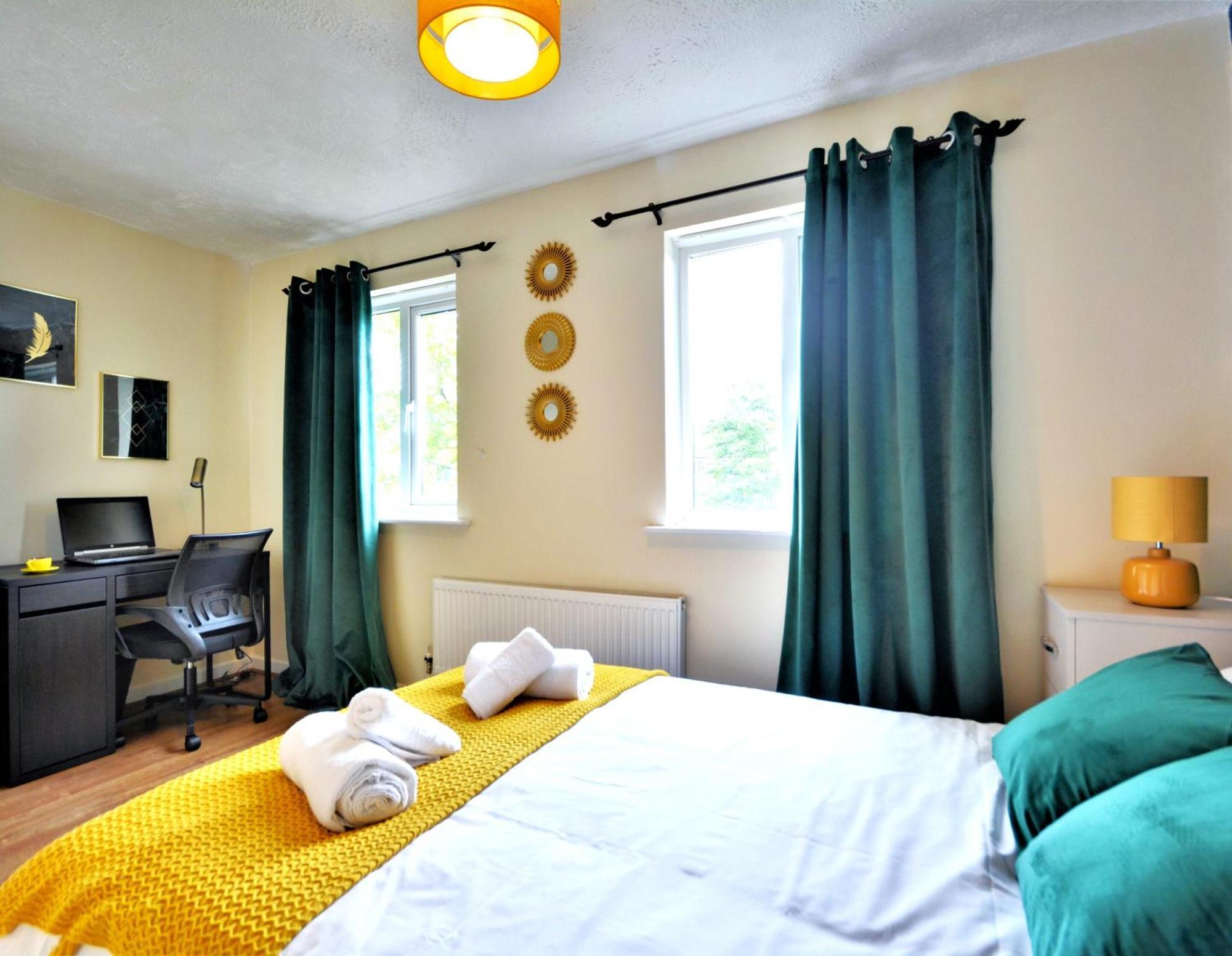 Manchester Townhouse By Bevolve - 4 Bedrooms - Free Parking Luaran gambar